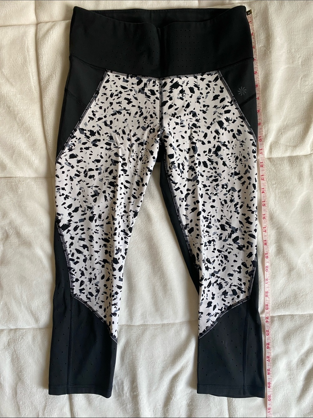 Athleta Women’s Crop Leggings (Medium)